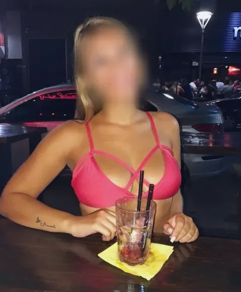 Alena, 32