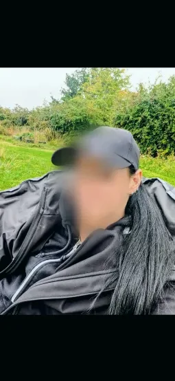 Bettina, 37