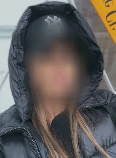 Chiara, 32