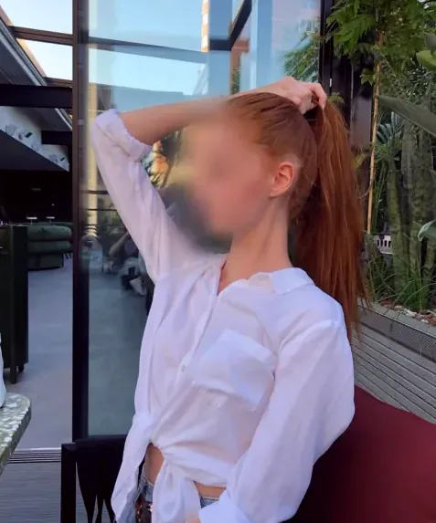 Cornelia, 23
