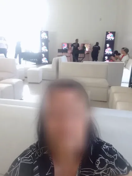 Eva, 36