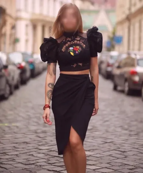 Ingrid, 35