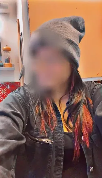Lara, 32