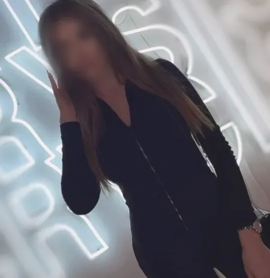 Nikolina, 32